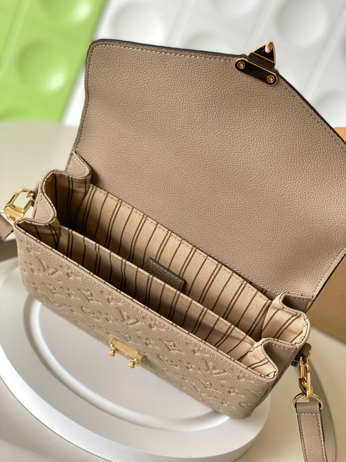 Nude Classic Monogram