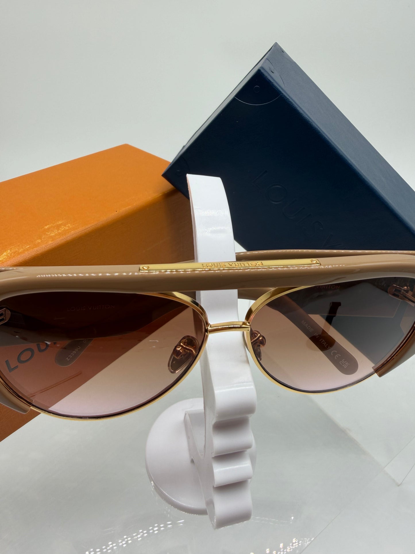 Nude Sunnies