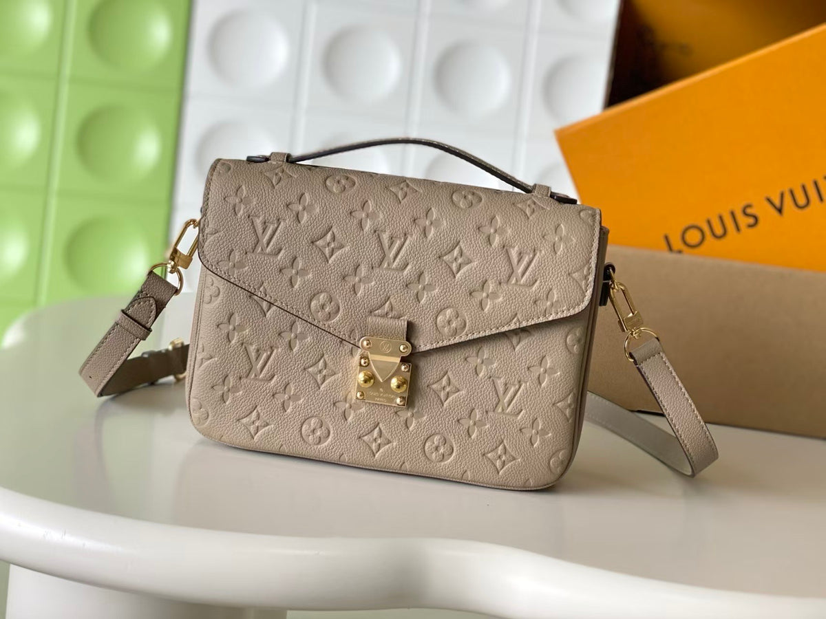Nude Classic Monogram