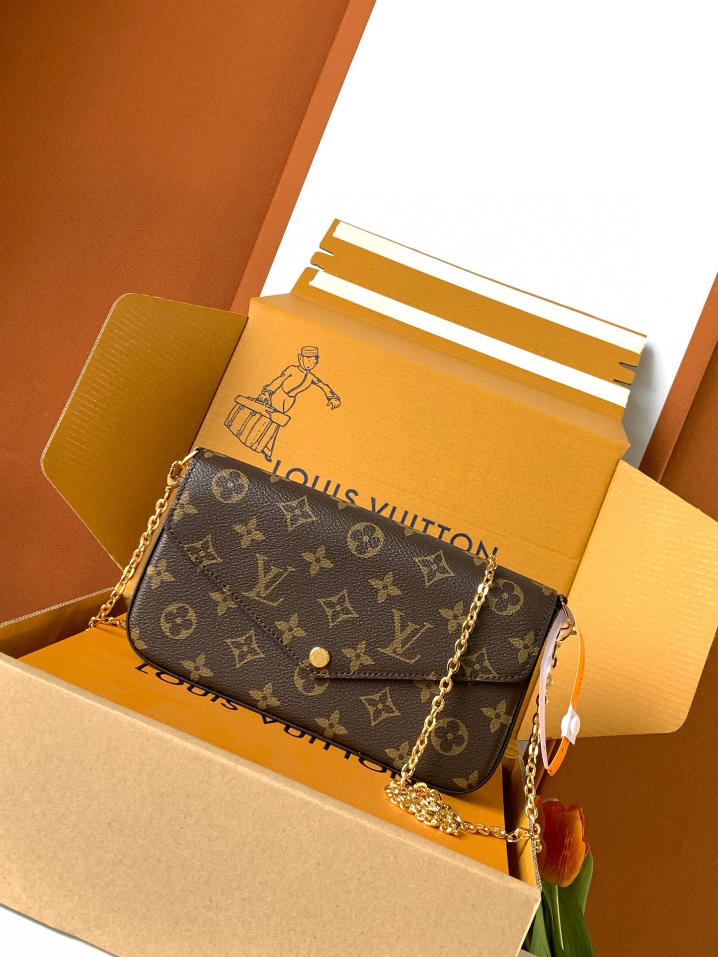 Bag on Chain