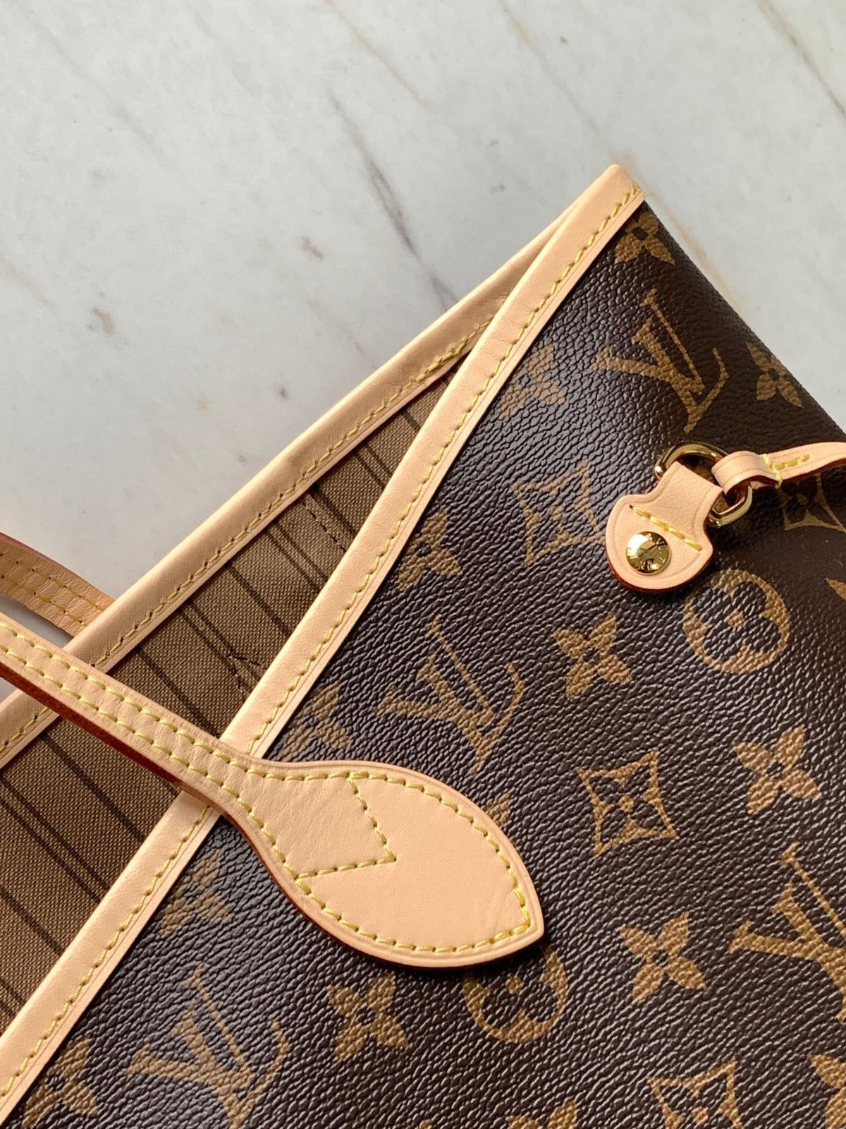 Mono Tote