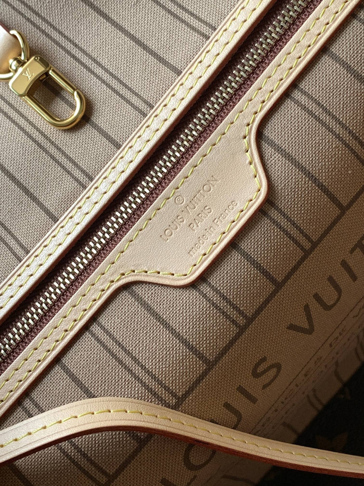 Mono Tote