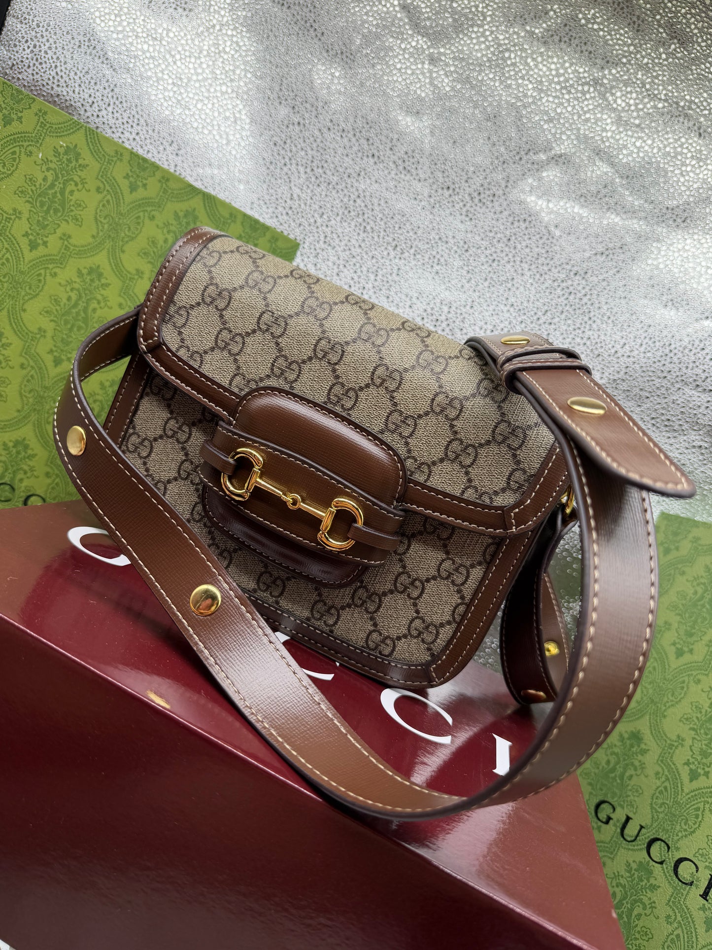 Small Horsebit