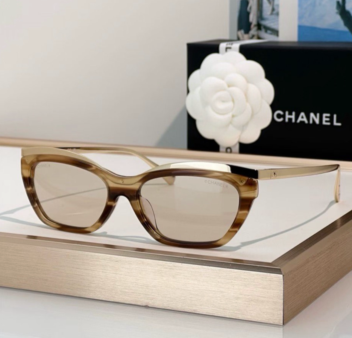 Fine Gold Trim Shades